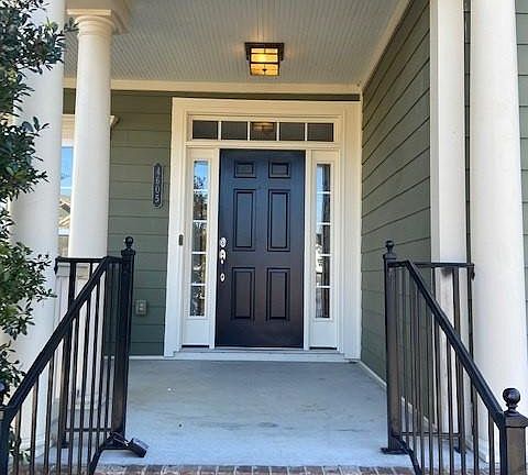 2nd image of 4605 Sawmill Pl