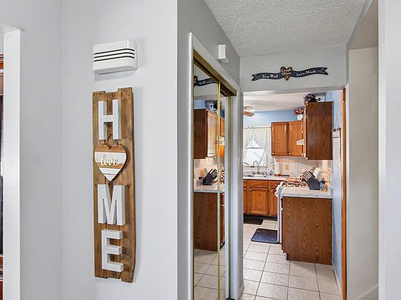 3rd image of 3 Hemlock Hill Road
