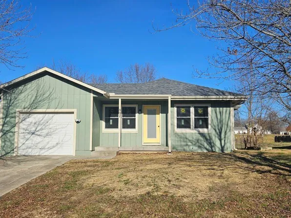 807 Hormeyer St, Clinton, MO 64735