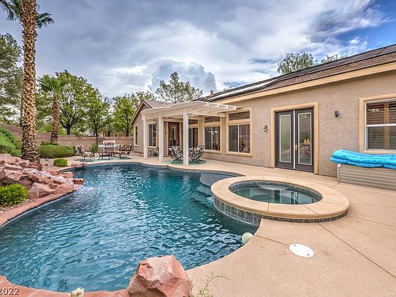 3rd image of 8609 Glistening Pond St