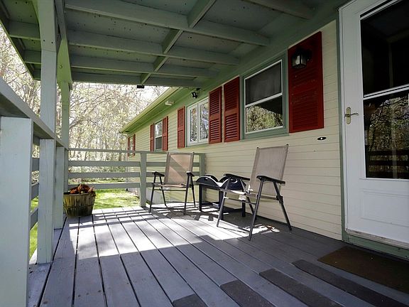 4th image of 54 Holly Ln