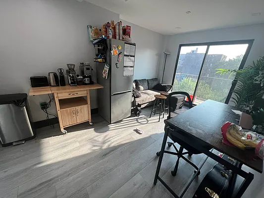 Rented by Delmark Realty LLC | media 53