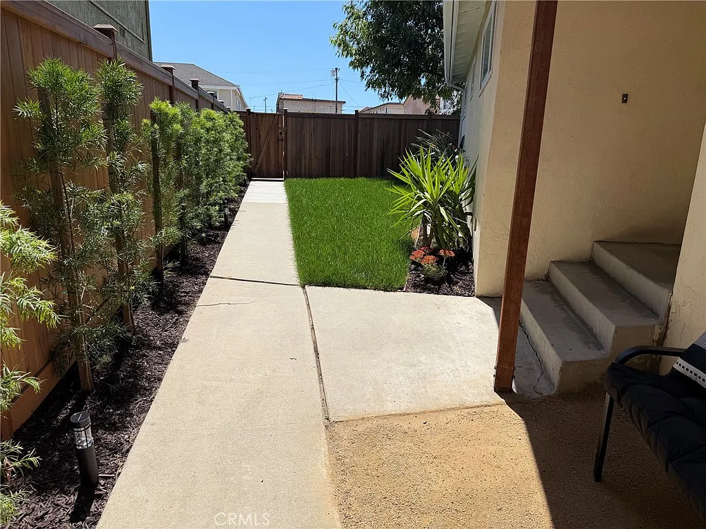 2 bed, 950 sqft, $3,495 — Photo 4
