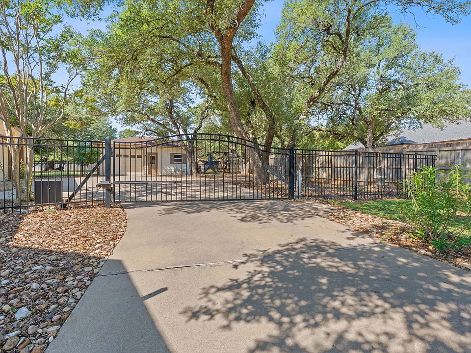 1st image of 4004 Fountainwood Cir