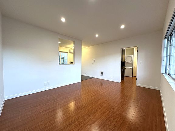 5th image of 1830 Corinth Ave APT 15