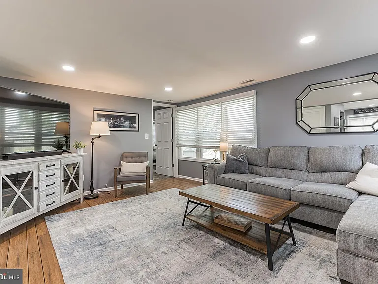 215 W Gloucester Pike — Photo 14