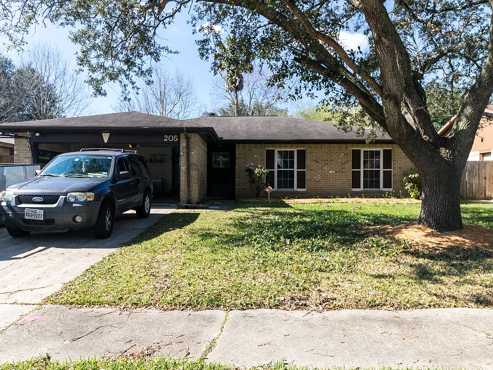 1st image of 205 Leafwood Cir