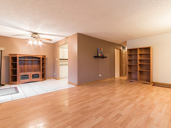 4th image of 5725 Dutch Mill Ct #41-C