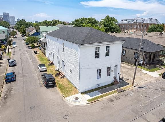 3rd image of 347 Elmira Ave
