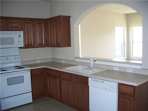 2nd image of 205 Saul St