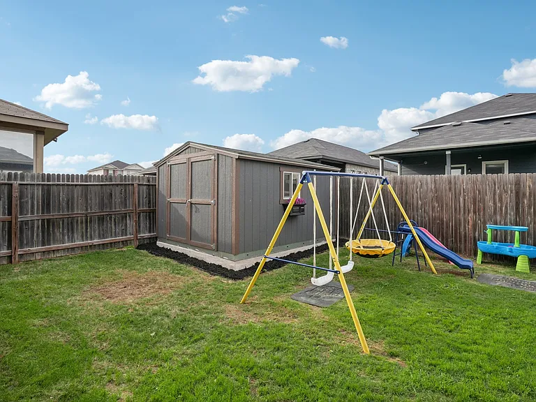 8915 Portobello Way — Photo 45