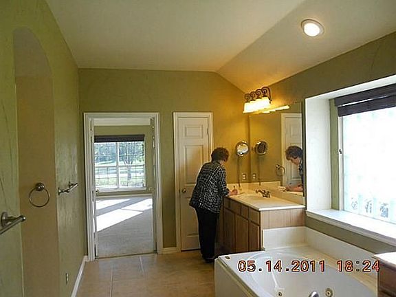 5th image of 298 Creekwood Dr