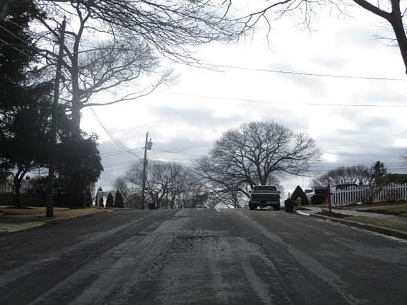4th image of 25 Pamela Ln