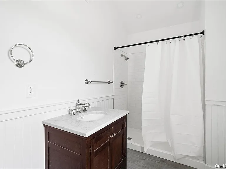 35 Gardners Ln — Photo 10