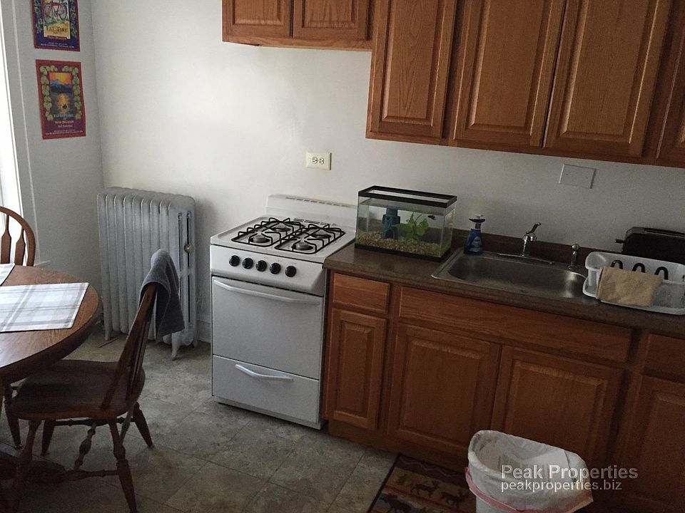 1st image of 1012 W Belden Ave APT 208