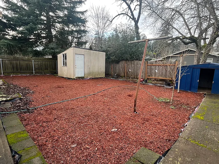 6535 SE 57th Ave — Photo 10