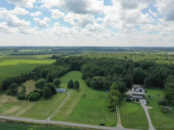  Old East Road NE, Palmyra, IN 47164