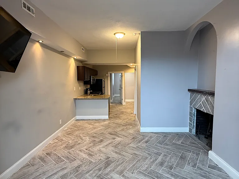 75 Whitney Ave #2 — Photo 6