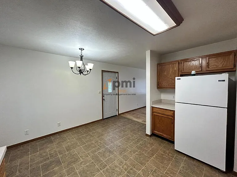 139 Kabelin Ave — Photo 12