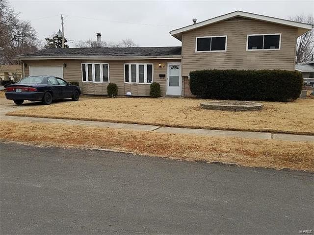 1st image of 4 Sunridge Ln