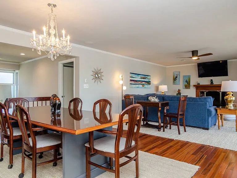 32 W Greensboro St — Photo 13
