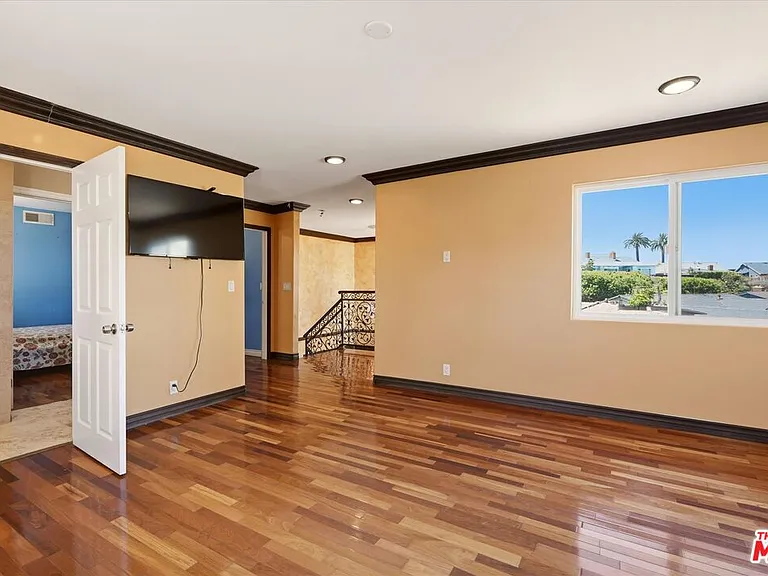 4131 Mantova Dr — Photo 34