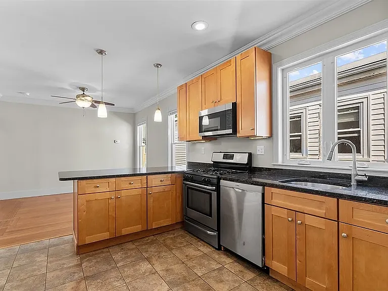 11 Woodlawn St #3 — Photo 21
