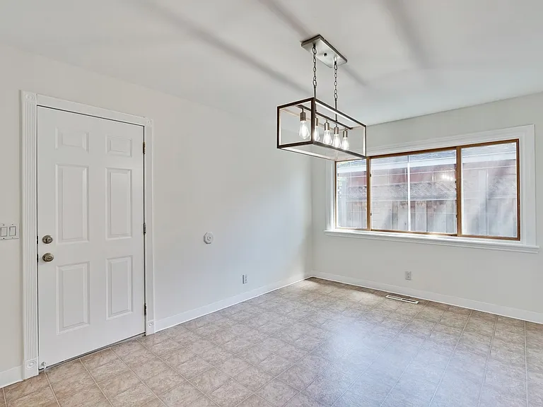 1572 Tobias Dr — Photo 13