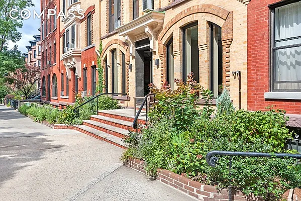 Sold by Compass | media 14