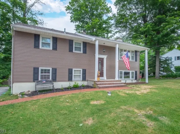 14 W Lakeview Rd, Vernon Twp., NJ 07460