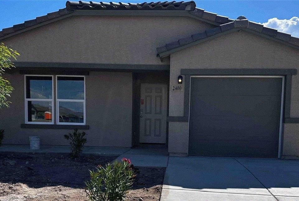 1st image of 2400 Tapatio Drive