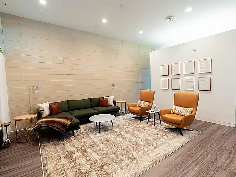4904 S Shepherd Dr — Photo 12