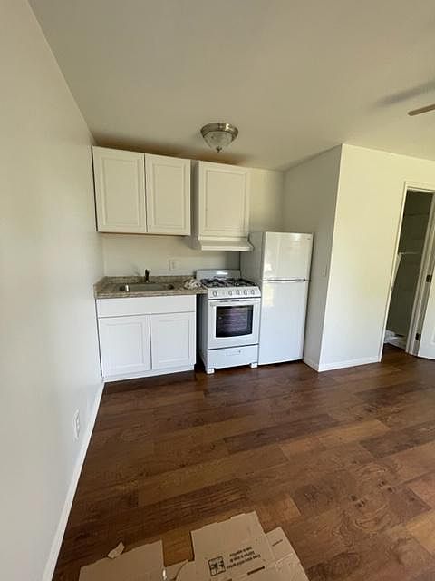 1st image of 3137 40th St