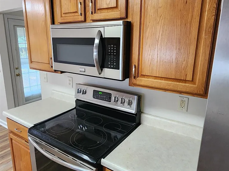 194 Tyson Glen Dr — Photo 8