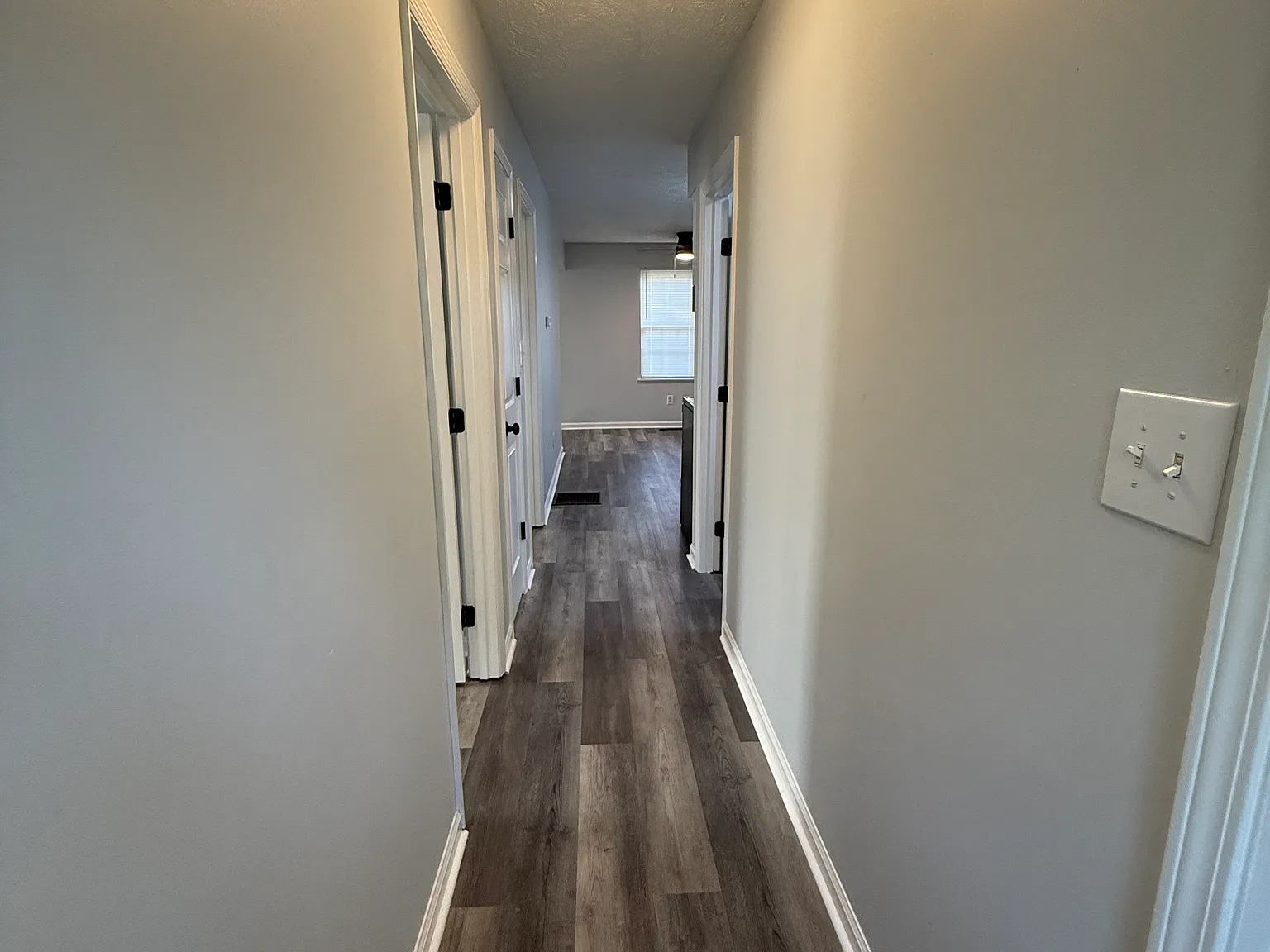2 bed, 870 sqft, $1,300 — Photo 3