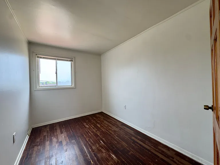 5731 Denwood Ave — Photo 9