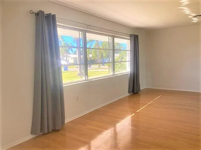 2 bed, 2358 sqft, $3,200 — Photo 3