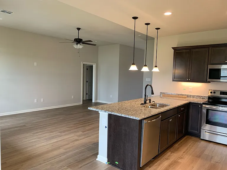 20460 Lattice Pl — Photo 3