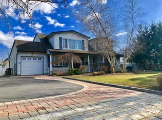 23 Ridgeview Pl, Mount Sinai, NY 11766