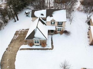 300 Crystal Ct, Howell, MI 48843