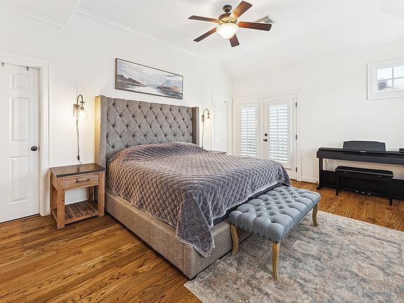 3rd image of 1418 Rosedale St