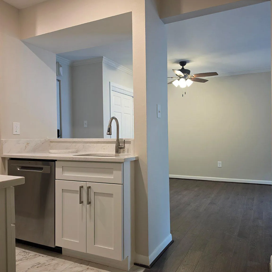Cardinal Forest Condo — Photo 3