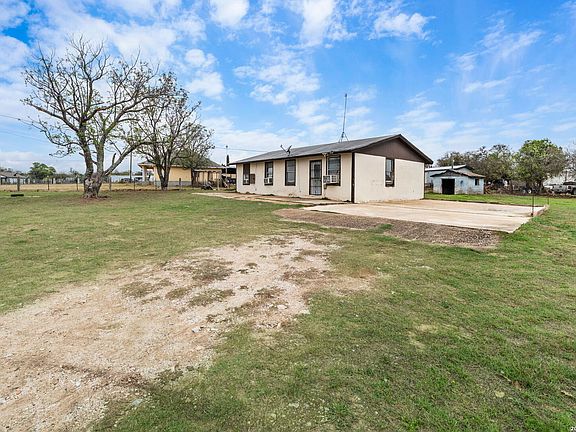 3rd image of 844 County Road 6846