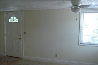 2nd image of 806 W College St APT 1