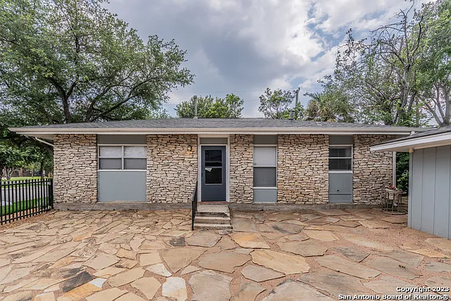 423 E Dewey Pl #HOUSE