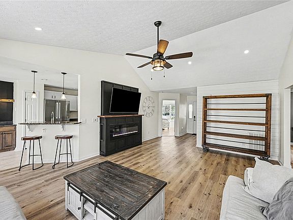 5th image of 2460 Miami Village Dr