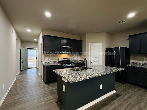 2nd image of 4301 Montage Blvd