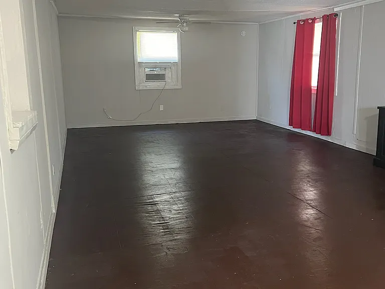 204 E Johnson Ave — Photo 5