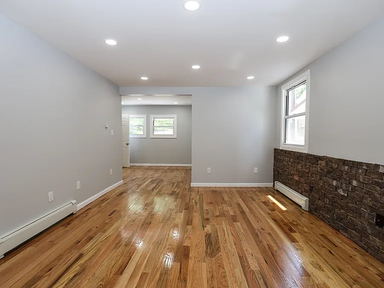 562 Peacock St #1 — Photo 12