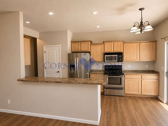 5th image of 2001 W Garden Ave